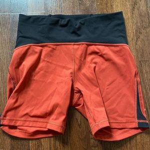 Like New Lululemon Mesh 6” Shorts Sz 8